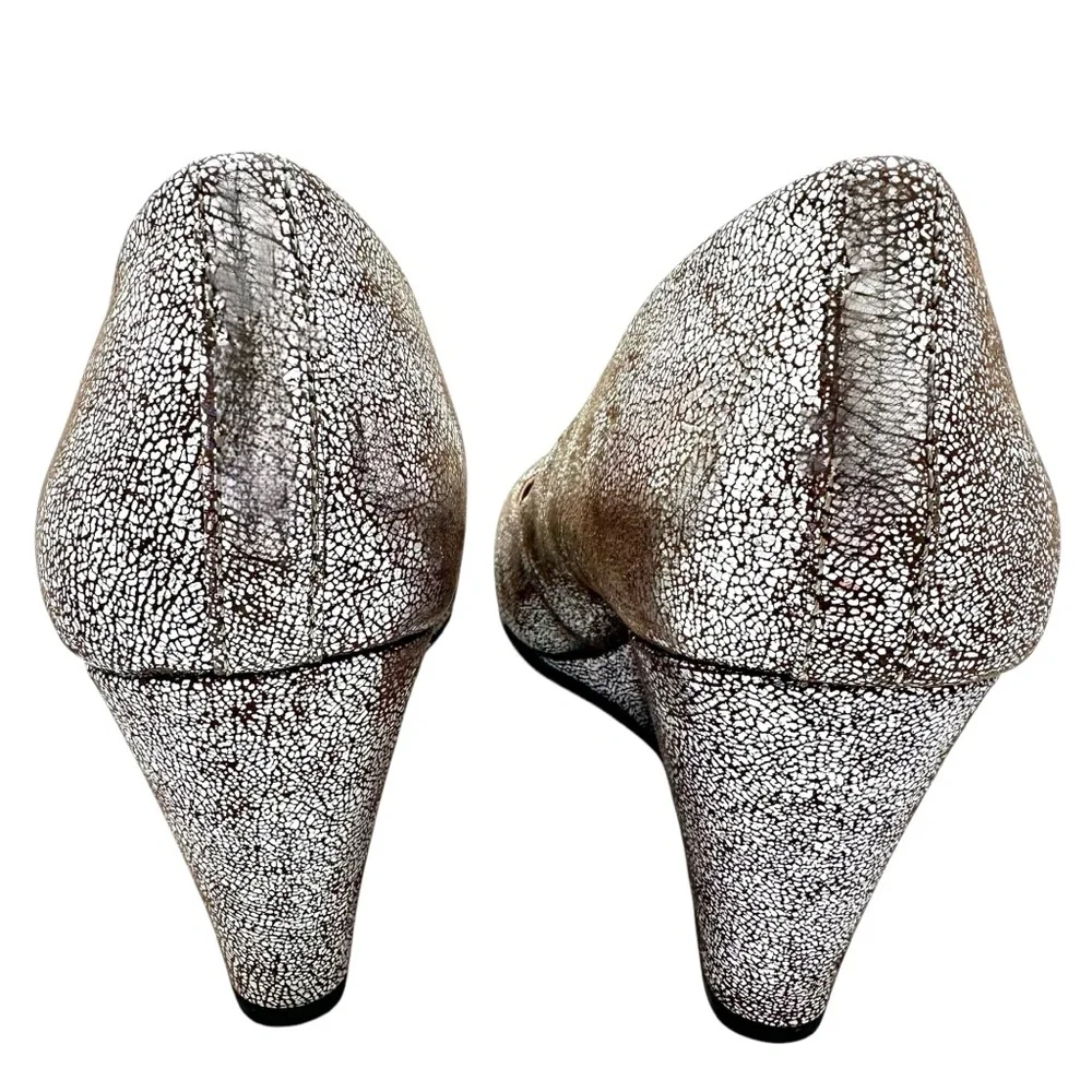 Vince Camuto Metallic Leather Wedge Heels Sz 6.5 VC-Melle Enhanced Silver‎ Pumps
